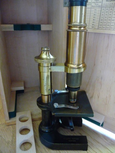 Antico microscopio ottone - in,